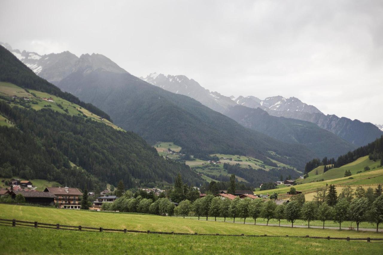 Appartamento Zum Sonnentor App Larix Lutago Esterno foto
